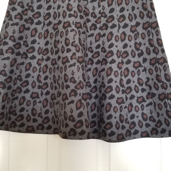 Ann Taylor grey leopard print skater skirt size S - Picture 3 of 6